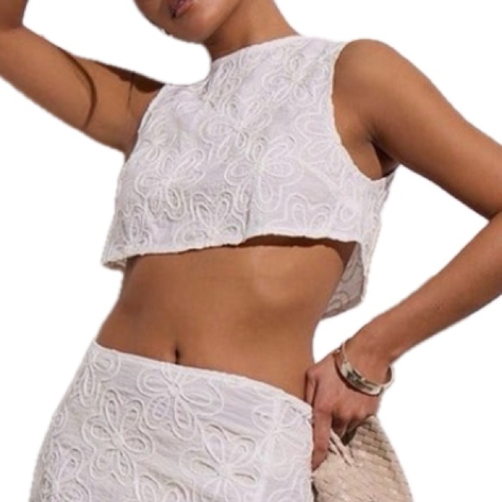 Floral Appliqué White Crop Top | XS/S